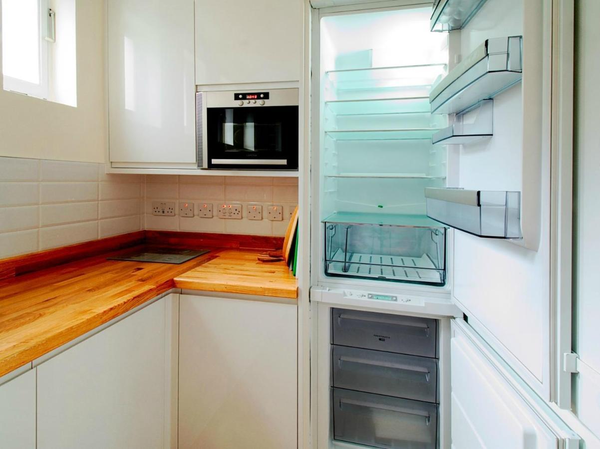 Serene Townhouse With Parking لندن المظهر الخارجي الصورة